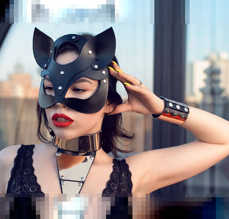 Фетіш на маску собаки