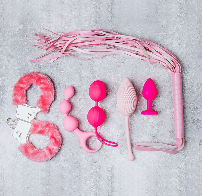 Как правильно чистить секс-игрушки?