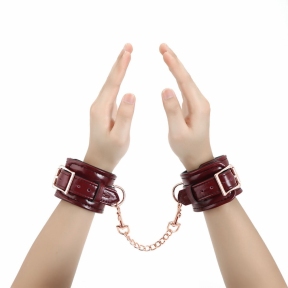 Кожаные наручники Liebe Seele Wine Red Wrist Cuffs, съемная цепочка-крепление 8