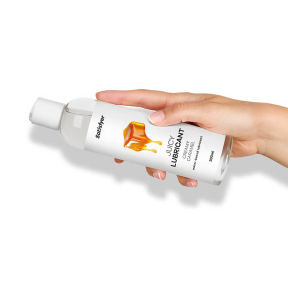 Лубрикант на водной основе Satisfyer Water Based Lubricant, с ароматом карамели, 300 мл 3