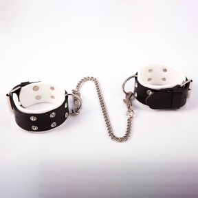 Кожанные наручники для ног Whips Collection в бело-черном дизайне